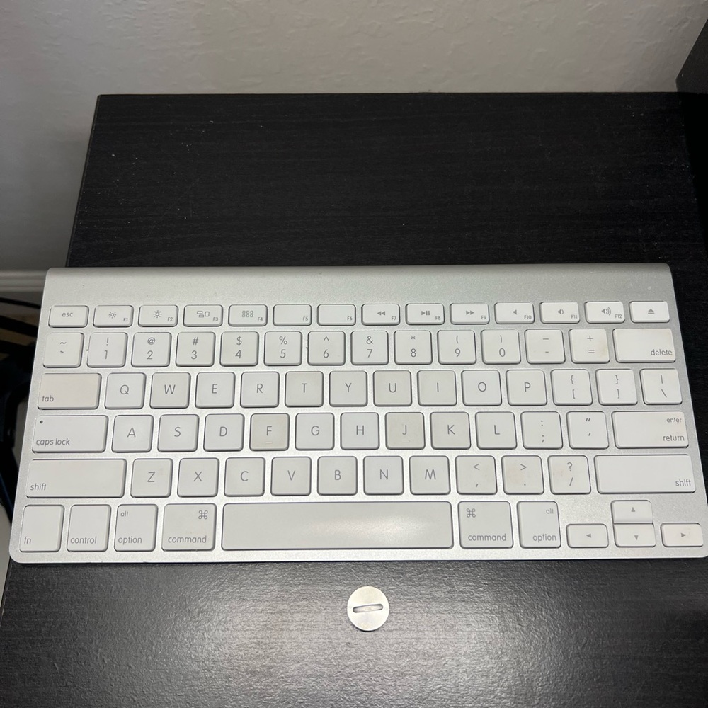 Apple A1314 Wireless Keyboard w Bluetooth for‎ iMac Mac iPad